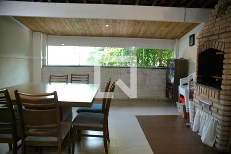 Casa à venda com 300m², 5 quartos e 2 vagasEdícula