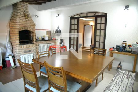 Casa à venda com 300m², 5 quartos e 2 vagasEdícula