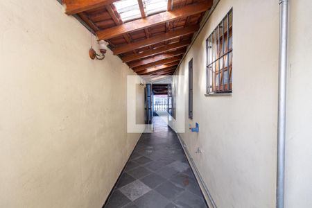 Casa à venda com 300m², 3 quartos e 2 vagas Casa à venda com 300m², 3 quartos e 2 vagasCorredor