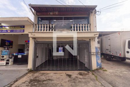 Casa à venda com 300m², 3 quartos e 2 vagas Casa à venda com 300m², 3 quartos e 2 vagasFachada