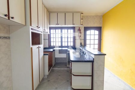 Casa à venda com 300m², 3 quartos e 2 vagas Casa à venda com 300m², 3 quartos e 2 vagasCozinha