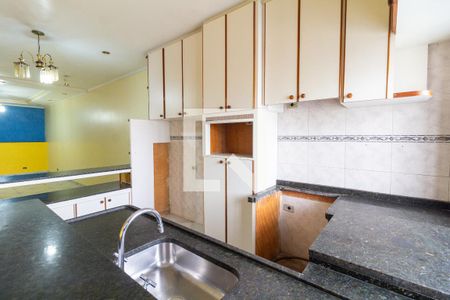 Casa à venda com 300m², 3 quartos e 2 vagas Casa à venda com 300m², 3 quartos e 2 vagasCozinha