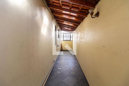 Casa à venda com 300m², 3 quartos e 2 vagas Casa à venda com 300m², 3 quartos e 2 vagasCorredor