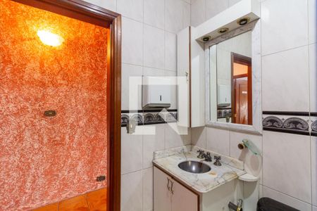 Casa à venda com 300m², 3 quartos e 2 vagas Casa à venda com 300m², 3 quartos e 2 vagasBanheiro Social