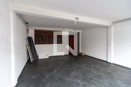 Casa à venda com 300m², 3 quartos e 2 vagas Casa à venda com 300m², 3 quartos e 2 vagasÁrea externa