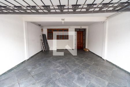 Casa à venda com 300m², 3 quartos e 2 vagas Casa à venda com 300m², 3 quartos e 2 vagasÁrea externa