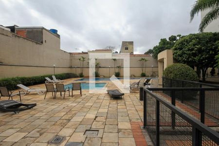 Apartamento à venda com 202m², 2 quartos e 2 vagas Apartamento à venda com 202m², 2 quartos e 2 vagasÁrea comum - Piscina