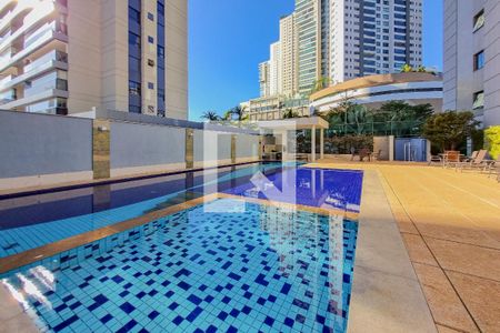 Apartamento à venda com 278m², 4 quartos e 4 vagasÁrea comum - Piscina