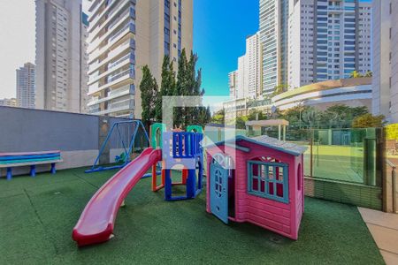 Apartamento à venda com 278m², 4 quartos e 4 vagasÁrea comum - Playground