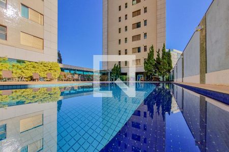 Apartamento à venda com 278m², 4 quartos e 4 vagasÁrea comum - Piscina