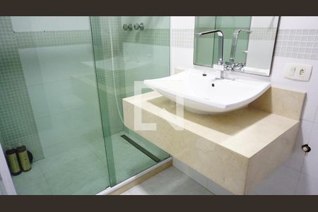 Casa de condomínio à venda com 150m², 3 quartos e 1 vagaBanheiro Social