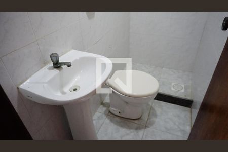 Casa de condomínio à venda com 150m², 3 quartos e 1 vagaBanheiro serviço