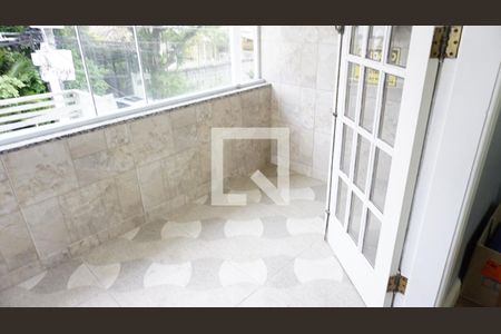 Casa de condomínio à venda com 150m², 3 quartos e 1 vagaVaranda - Quarto 01