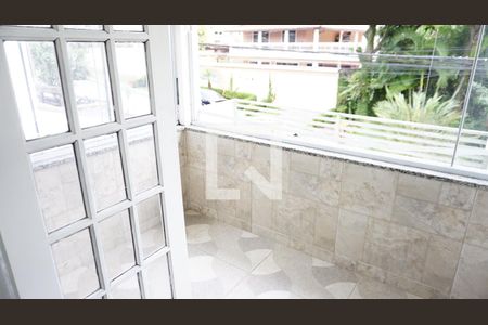 Casa de condomínio à venda com 150m², 3 quartos e 1 vagaVaranda - Quarto 01