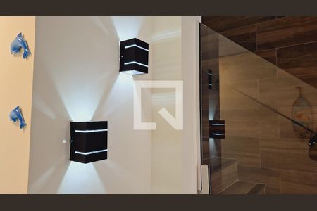 Detalhe da sala  de casa para alugar com 2 quartos, 65m² em Caiçara, Praia Grande