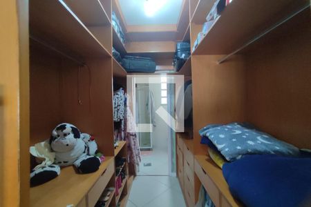 Apartamento à venda com 88m², 2 quartos e 1 vaga Apartamento à venda com 88m², 2 quartos e 1 vagaCloset