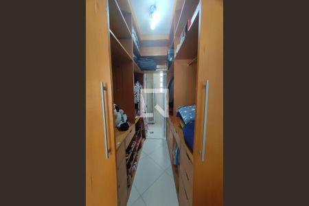 Apartamento à venda com 88m², 2 quartos e 1 vaga Apartamento à venda com 88m², 2 quartos e 1 vagaCloset