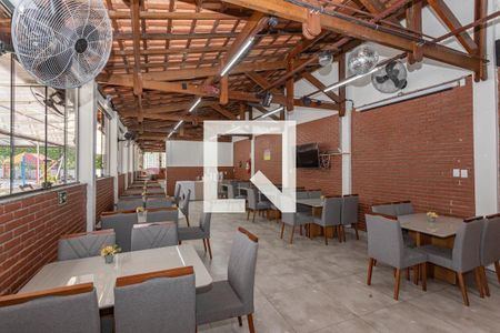 Apartamento à venda com 64m², 2 quartos e 1 vaga Apartamento à venda com 64m², 2 quartos e 1 vagaÁrea comum - Salão de festas