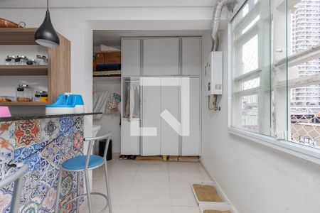 Apartamento à venda com 103m², 2 quartos e 1 vagaÁrea de Serviço