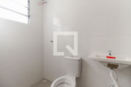 Banheiro de apartamento para alugar com 1 quarto, 40m² em Vila Taquari, São Paulo