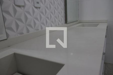 Casa à venda com 480m², 4 quartos e 4 vagasBanheiro da Suíte detalhe