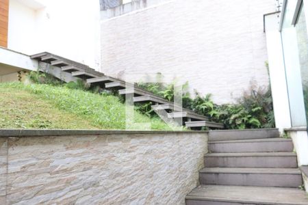 Casa à venda com 480m², 4 quartos e 4 vagasFachada detalhe