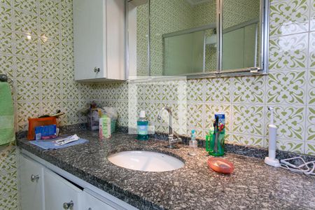 Casa à venda com 225m², 3 quartos e 2 vagasBanheiro da Suíte