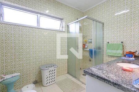 Casa à venda com 225m², 3 quartos e 2 vagasBanheiro da Suíte