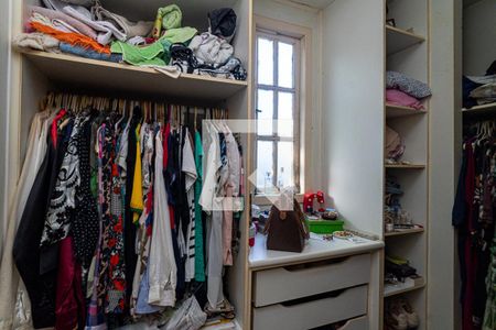 Casa à venda com 200m², 4 quartos e 2 vagasSuíte 2