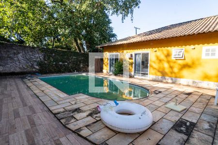 Casa à venda com 200m², 4 quartos e 2 vagasÁrea comum - Piscina