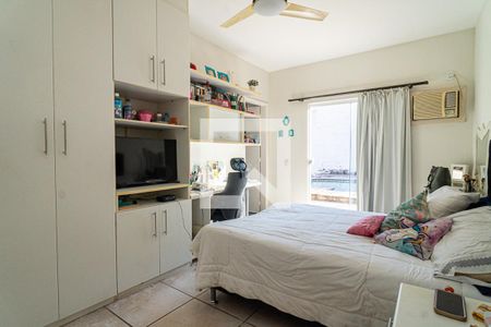 Suíte de casa à venda com 4 quartos, 200m² em Itaipu, Niterói