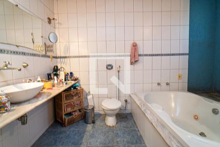 Casa à venda com 200m², 4 quartos e 2 vagasSuíte 2