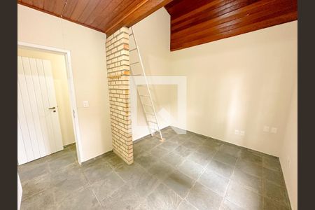 Casa para alugar com 250m², 2 quartos e 2 vagasQuarto