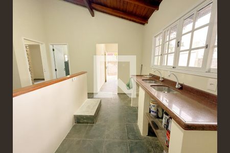 Casa para alugar com 250m², 2 quartos e 2 vagasCozinha
