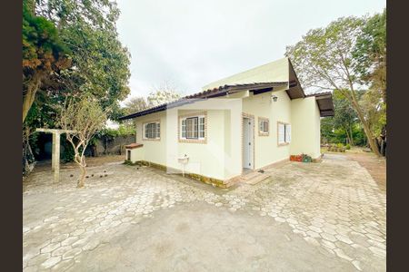 Casa para alugar com 250m², 2 quartos e 2 vagasFachada