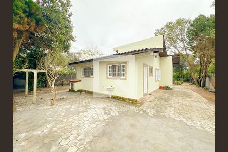 Casa para alugar com 250m², 2 quartos e 2 vagasFachada