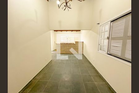 Casa para alugar com 250m², 2 quartos e 2 vagasSala