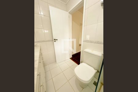 Casa para alugar com 250m², 2 quartos e 2 vagasBanheiro da Suíte