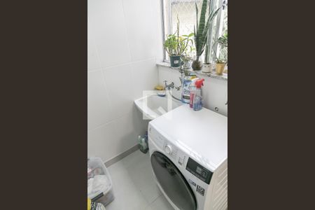 Cozinha e Área de Serviço de apartamento para alugar com 2 quartos, 49m² em Santo Antônio, Porto Alegre