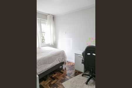 Quarto 1 de apartamento para alugar com 2 quartos, 49m² em Santo Antônio, Porto Alegre