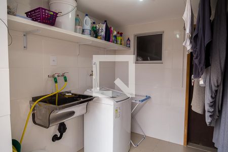 Casa à venda com 180m², 4 quartos e 3 vagas Casa à venda com 180m², 4 quartos e 3 vagasÁrea de Serviço 2