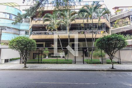 Apartamento à venda com 120m², 3 quartos e 2 vagasFachada