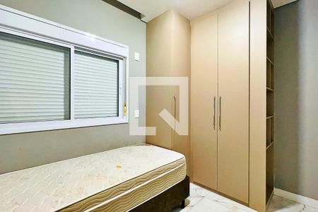 Quarto de apartamento para alugar com 2 quartos, 68m² em Jardim Flor da Montanha, Guarulhos