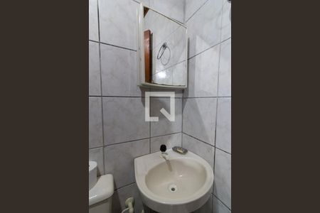 Casa à venda com 72m², 2 quartos e 1 vaga Casa à venda com 72m², 2 quartos e 1 vagaBanheiro