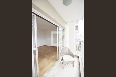Apartamento à venda com 80m², 3 quartos e 1 vaga Apartamento à venda com 80m², 3 quartos e 1 vagaVaranda