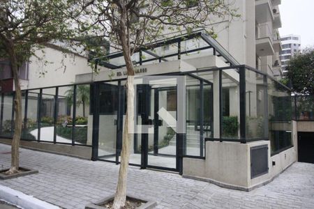 Apartamento à venda com 80m², 3 quartos e 1 vaga Apartamento à venda com 80m², 3 quartos e 1 vagaFachada