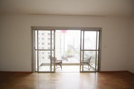 Apartamento à venda com 80m², 3 quartos e 1 vaga Apartamento à venda com 80m², 3 quartos e 1 vagaVaranda