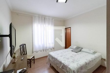 Casa à venda com 135m², 3 quartos e 2 vagasSuíte