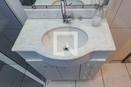 Casa à venda com 135m², 3 quartos e 2 vagasBanheiro social