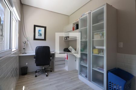 Casa à venda com 310m², 3 quartos e 2 vagasEscritório